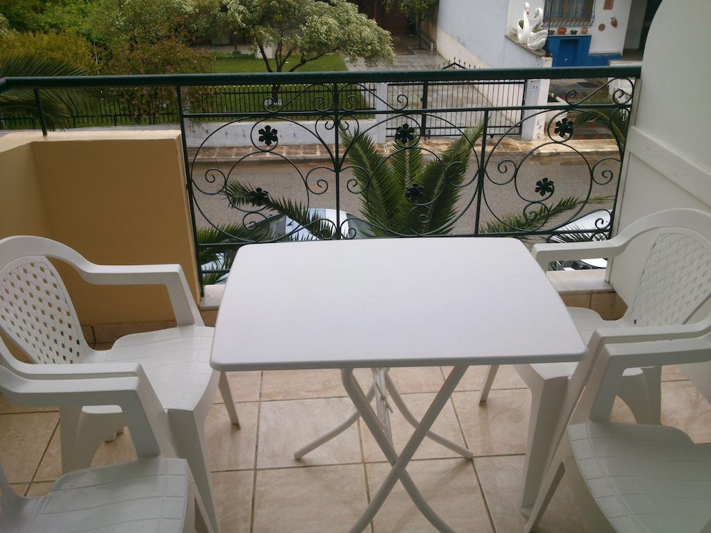 Vicky Rooms Paralia Dionysiou Oda fotoğraf