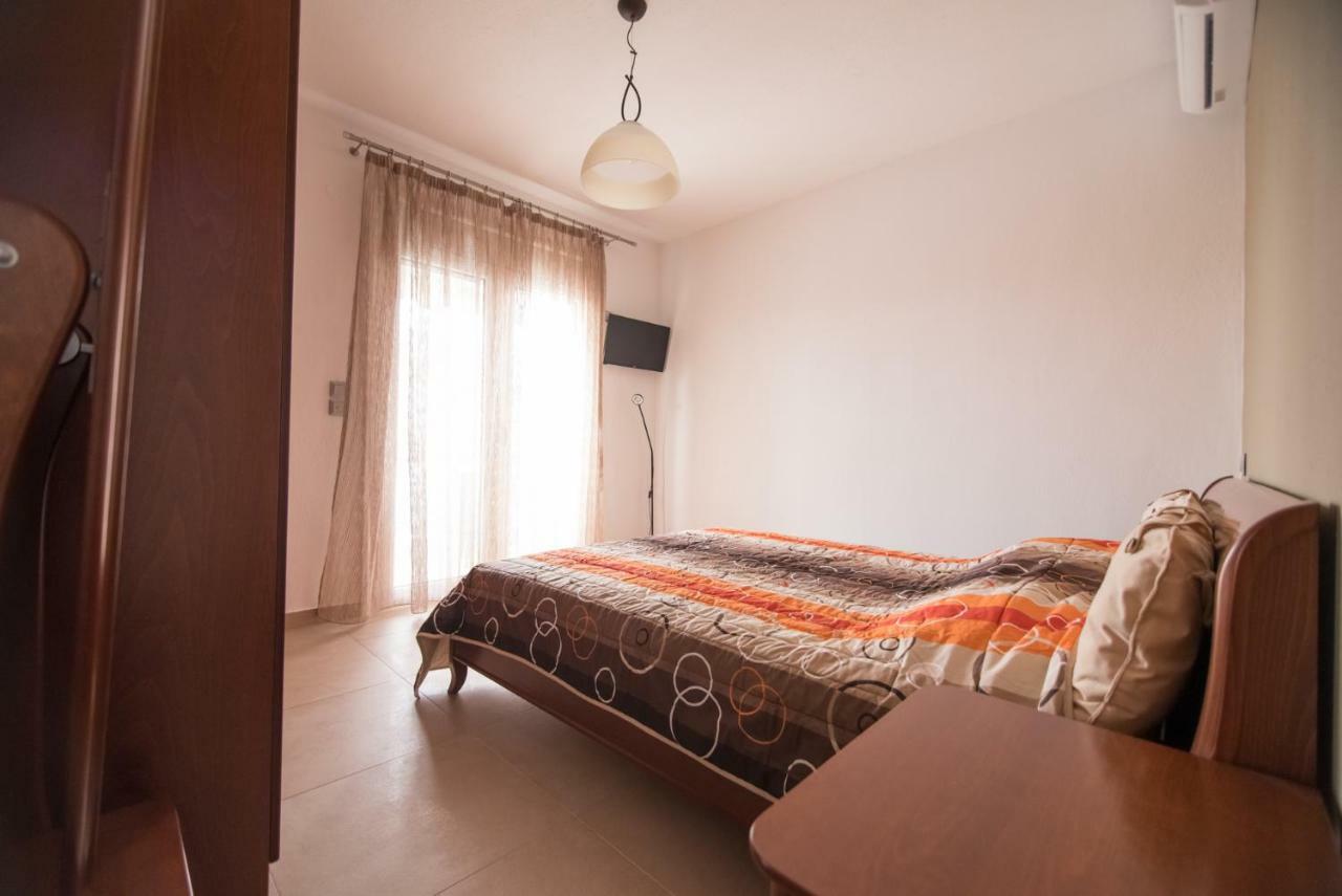 Vicky Rooms Paralia Dionysiou Dış mekan fotoğraf